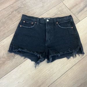 Abercrombie & Fitch High Rise 4” Mom Short